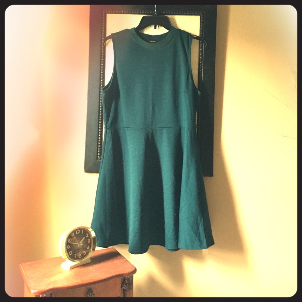 A line jewel green sleeveless dress
