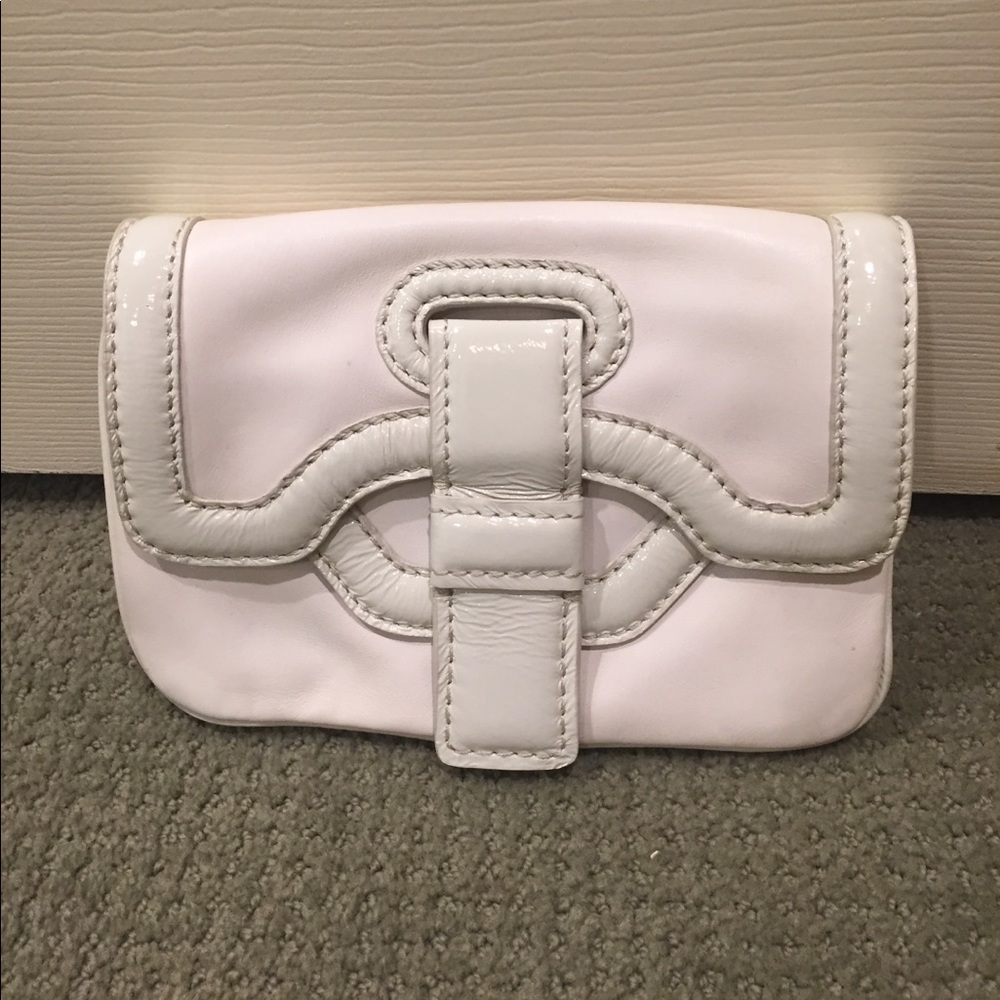 Botkier clutch