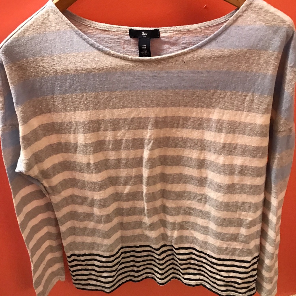 Gap long sleeve shirt, size small