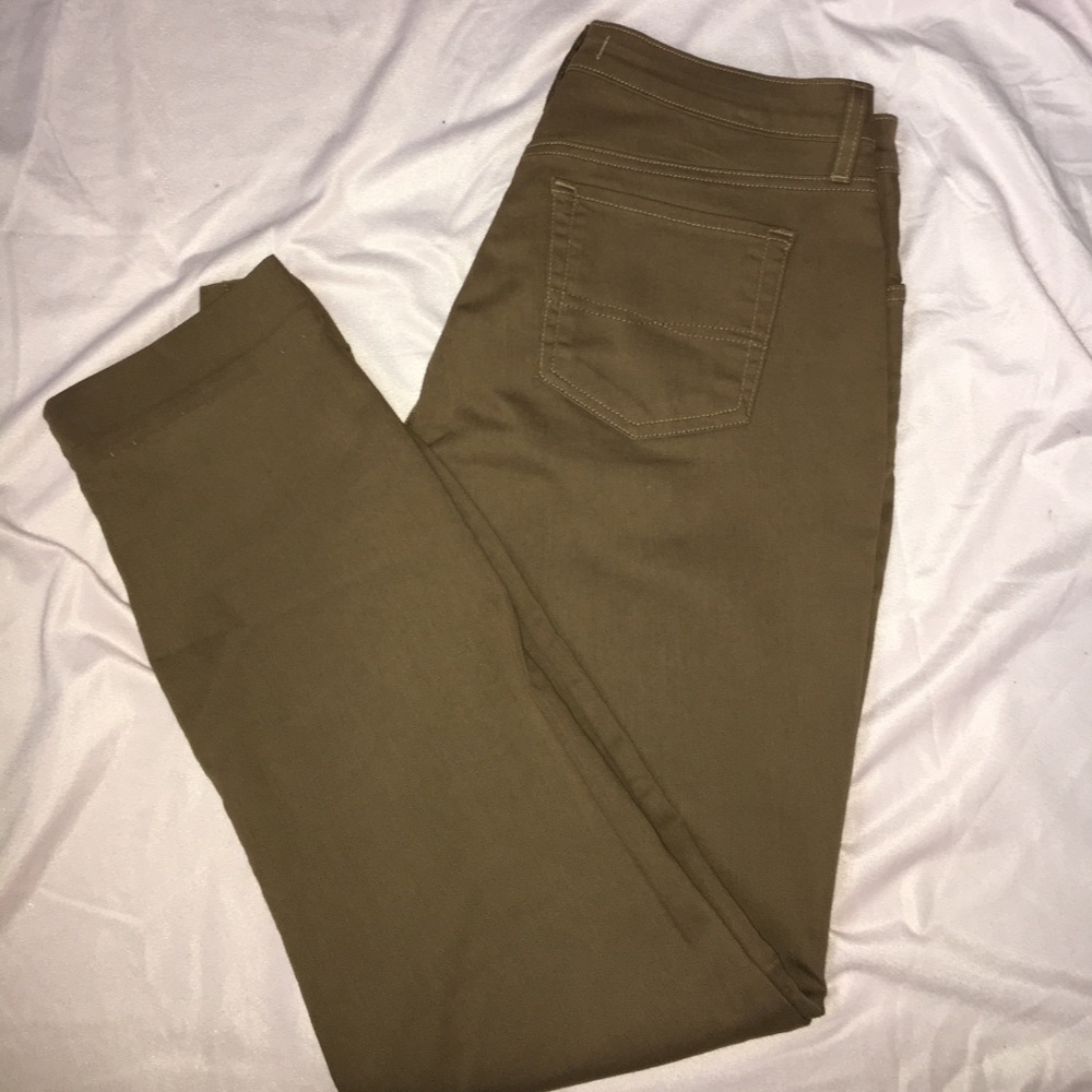 Brown casual pants ✨