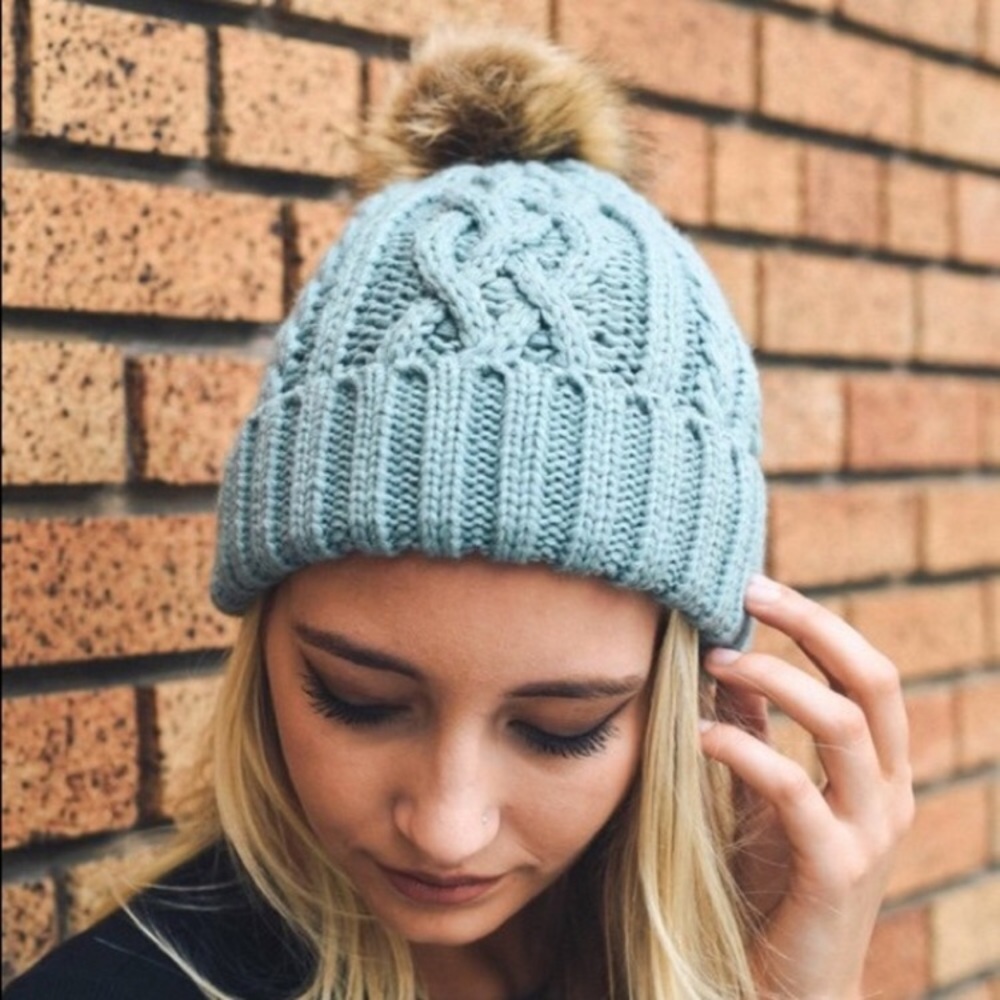 🎈🎈Knitted Sweater Pompom Beanie