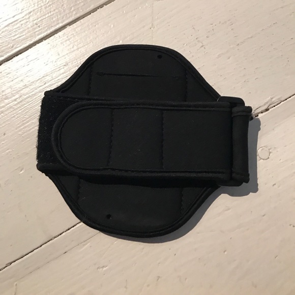 Black iPhone 4 / iPod armband - Picture 2 of 2