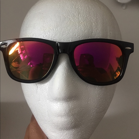 Black mirrored lenses sunglasses - Picture 5 of 5