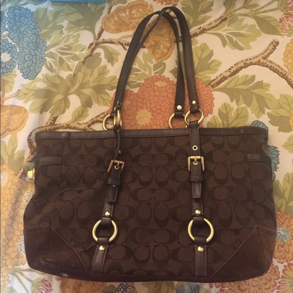Authentic Coach Chocolate Signature shoulder purse - Picture 3 of 8