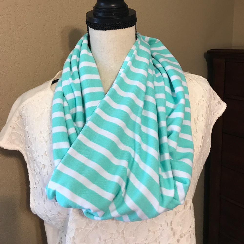 NWT! Infinity, sweater knit, scarf