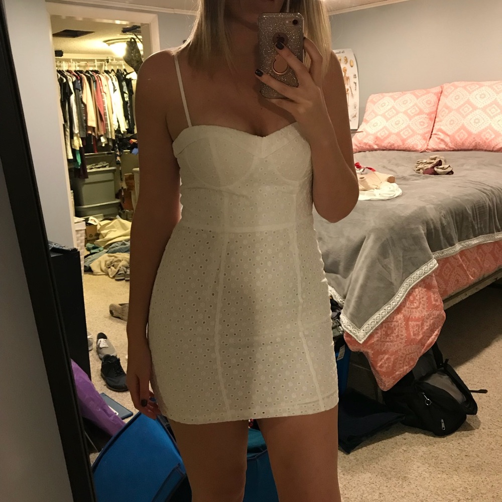 NWOT Forever 21 Sz Large White Dress!!
