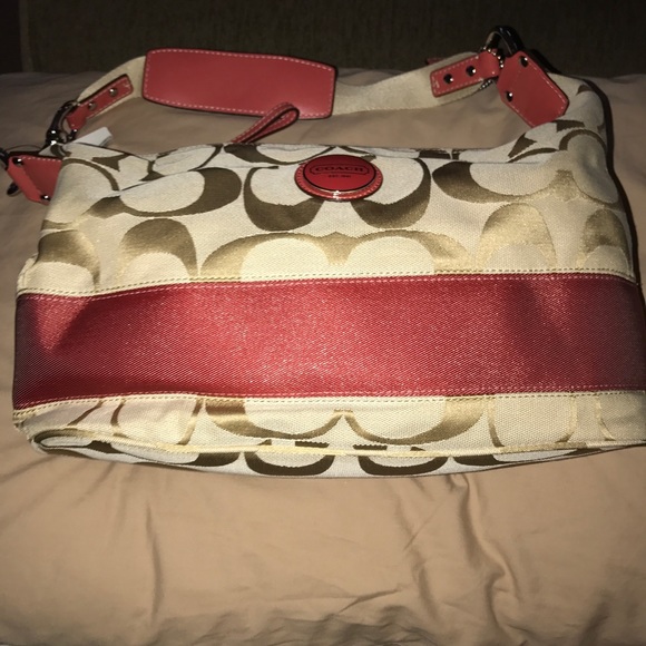 COACH SIGNATURE COLLECTION PURSE AND WALLET - Picture 4 of 8