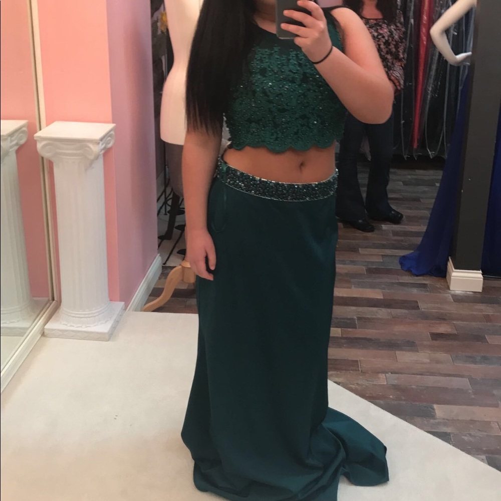 Shine in this gorgeous green gown!!