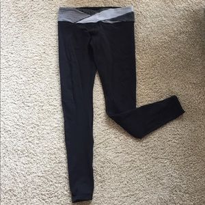 Great used condition! Lululemon Wunder Under Sz 12