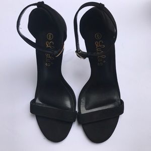Lulu's Strappy Heel - SZ 6