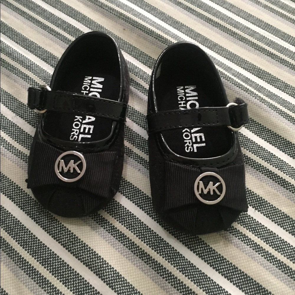 Never worn Michael kors