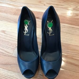YSL worn once. Size 36/6 YSL worn once. Size 36/6