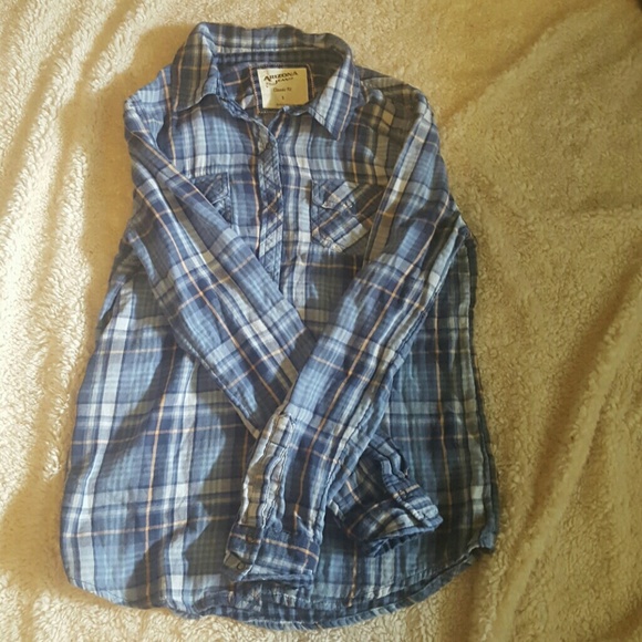 SOLD! Lot of 3 cute, cozy, flannels - Picture 4 of 7