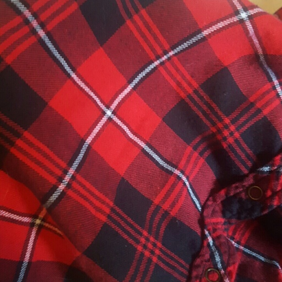 SOLD! Lot of 3 cute, cozy, flannels - Picture 5 of 7