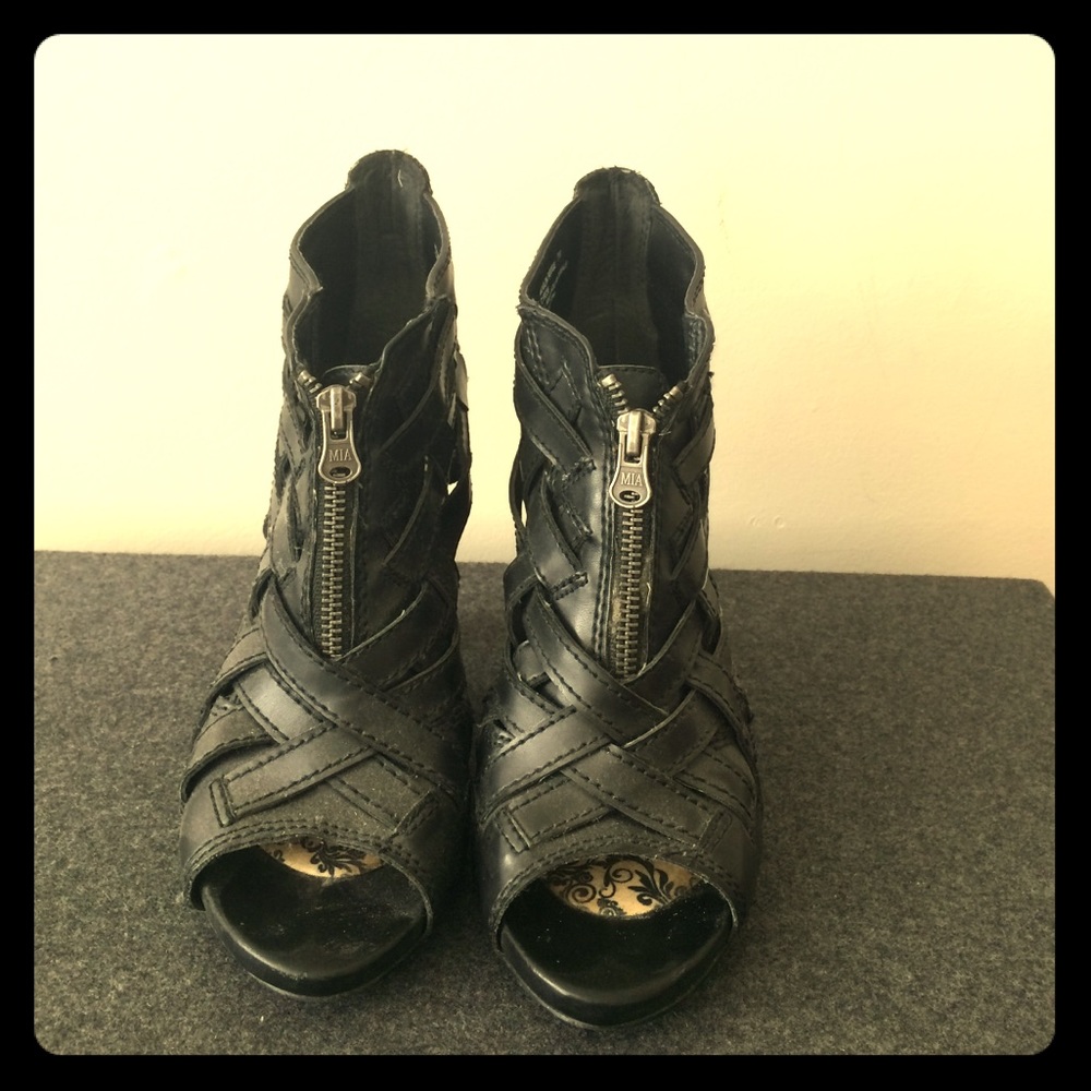 Moulin Rouge shoes size 7