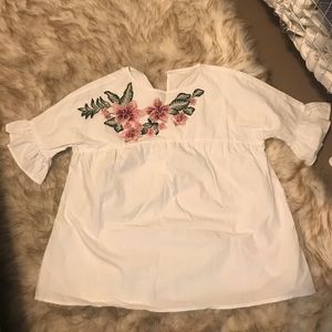 Flower embroidered white flowy top