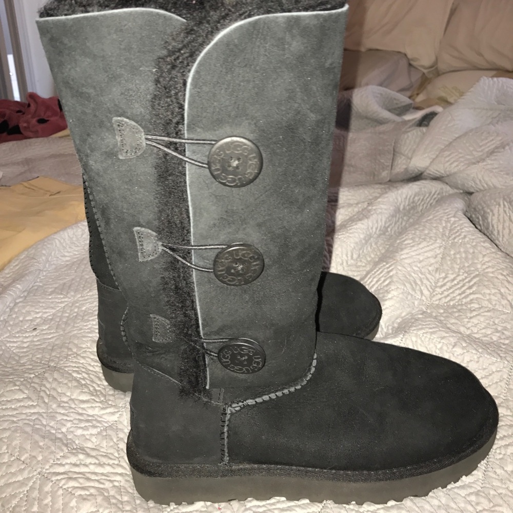Ugg Bailey TRIPLET WOW REDUCED FOR SALE‼️