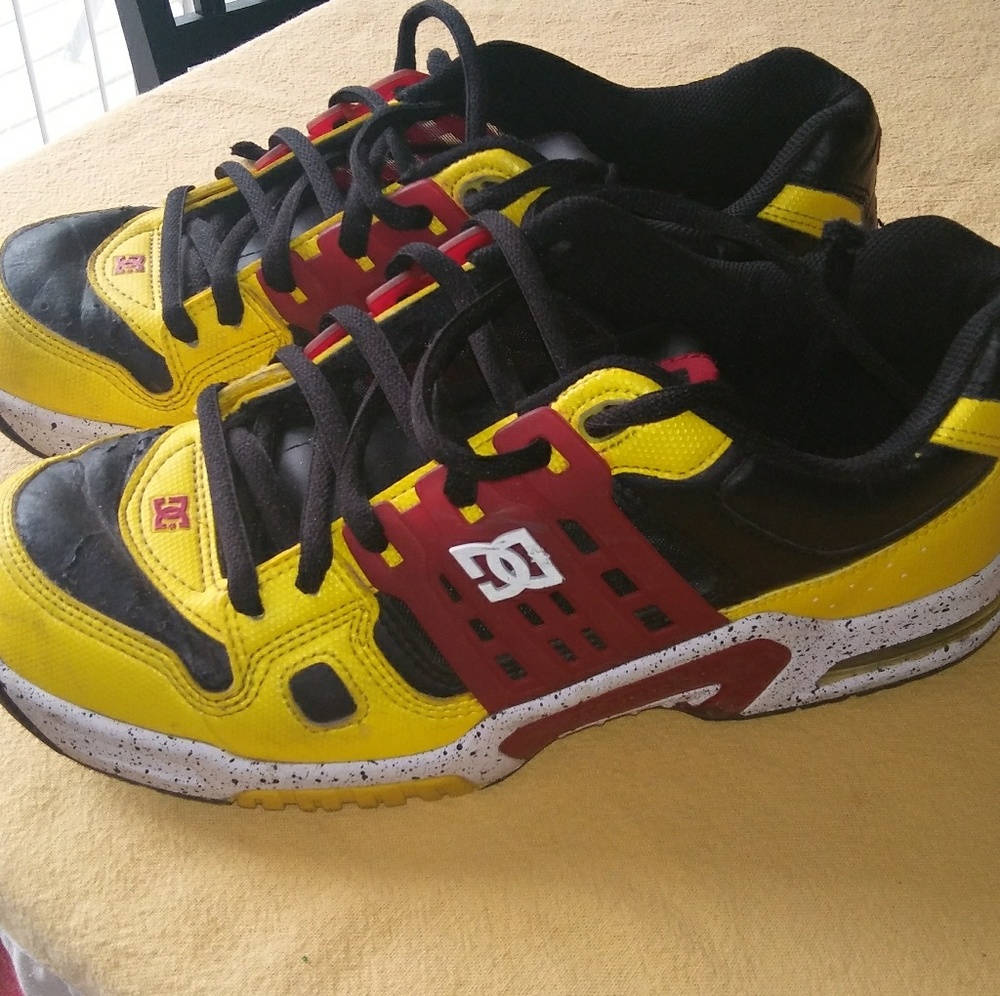 DC Aerotech sneakers 10.5