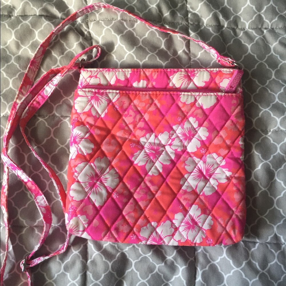No name cross body bag. NWOT. Perfect condition.