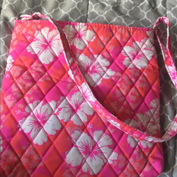 No name cross body bag. NWOT. Perfect condition. - Picture 2 of 5