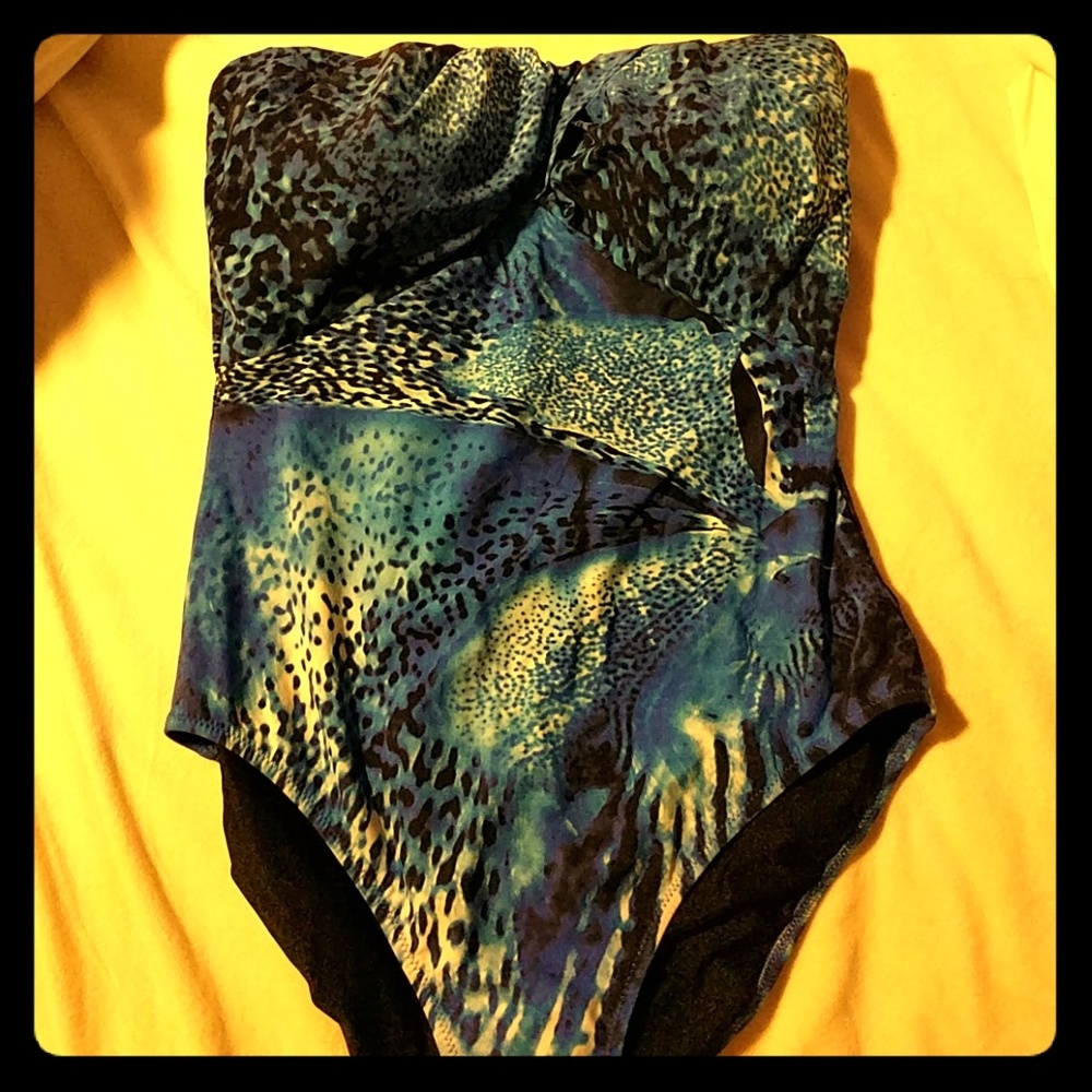 Gottex one piece bathing suit