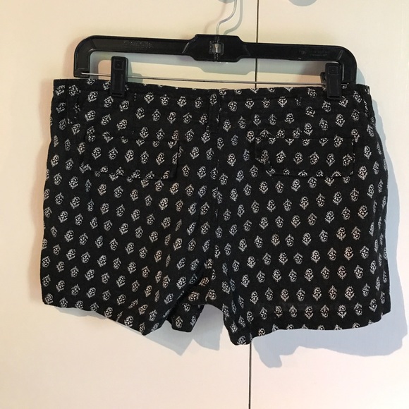 Adorable patterned linen shorts - Picture 2 of 3