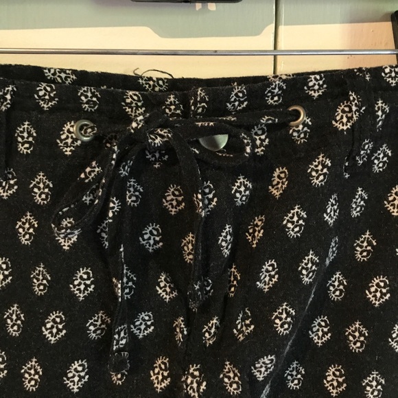 Adorable patterned linen shorts - Picture 3 of 3