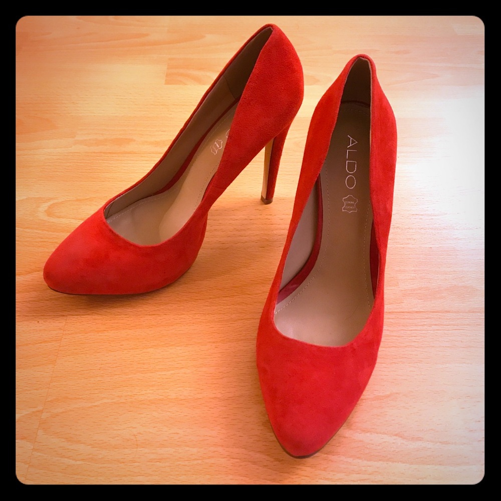 Brand Aldo New Beautiful Red Aldo Suede Pumps
