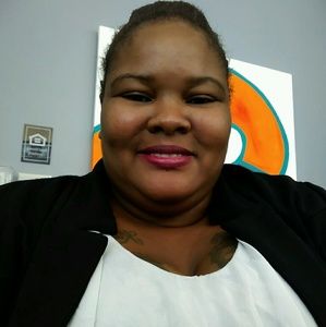 Meet your Posher, Nikia