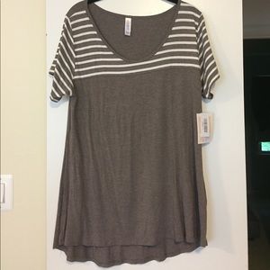 LulaRoe Classic Tee Large