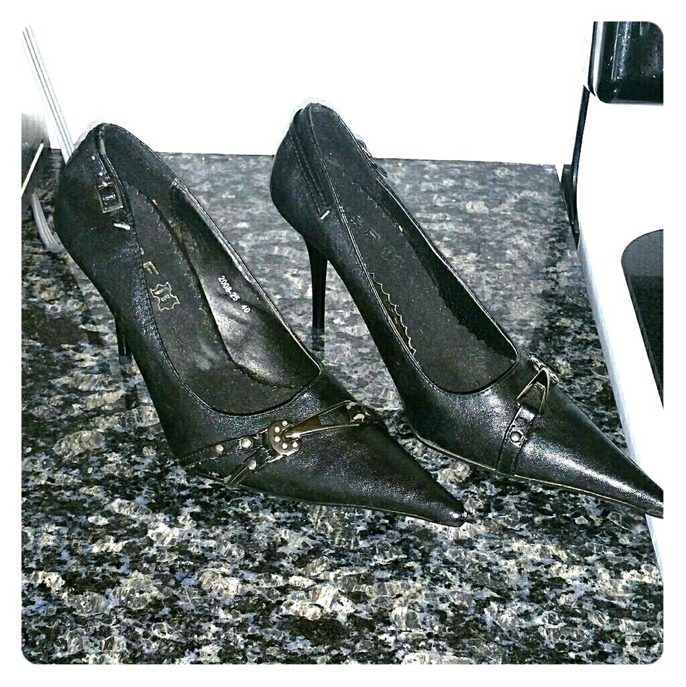 Euro Pointy Heels size 40