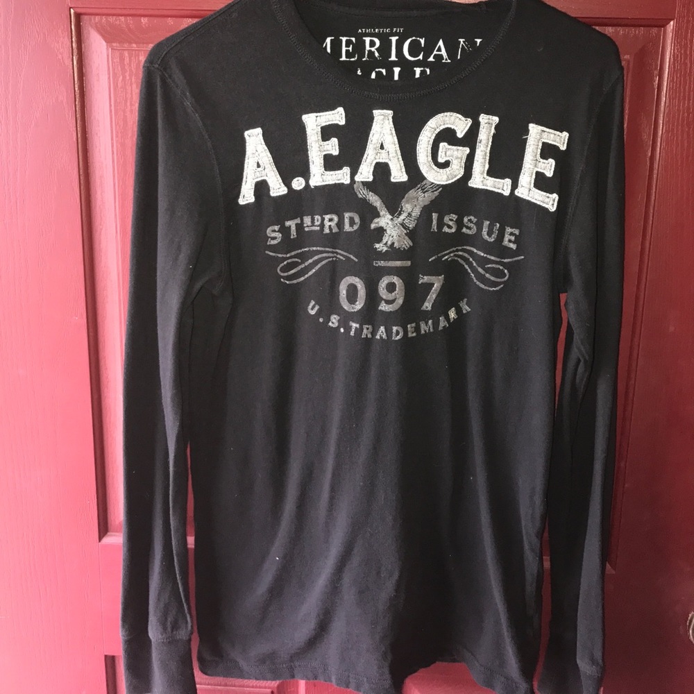 American Eagle long sleeve tshirt