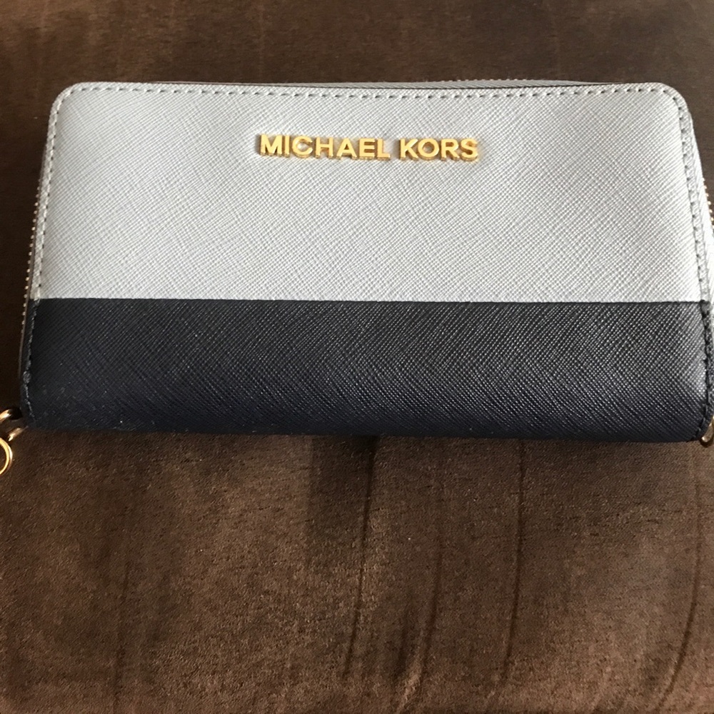 Michael Kors wristlet