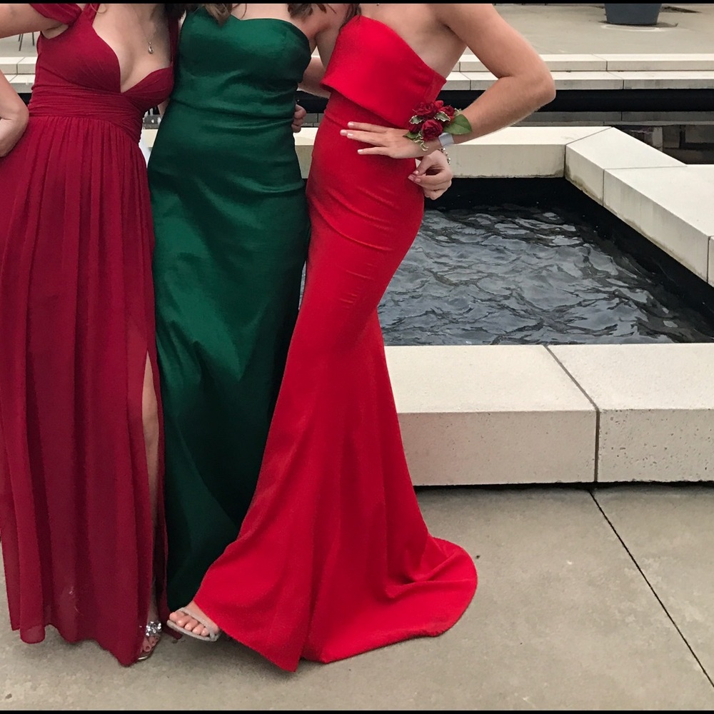 Red Jarlo London Prom Dress