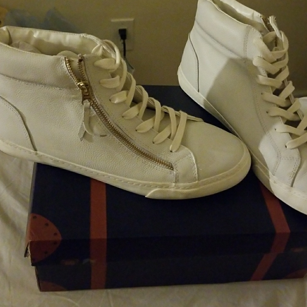 Men sneakers