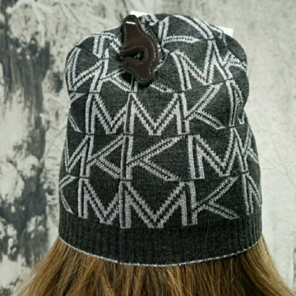 ((last 1)) MICHAEL KORS METALLIC  BEANIE/HAT - Picture 4 of 4