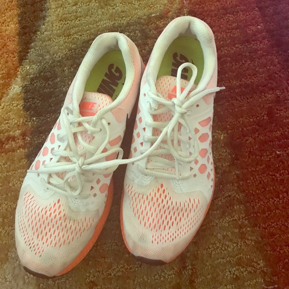 Nike sneakers - Picture 1 of 1
