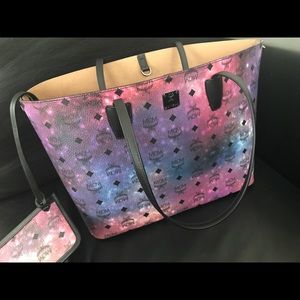 MCM medium Galaxy Tote (Limited Addition)