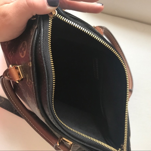 Pallas Black Louis Vuitton Crossbody - Picture 5 of 8