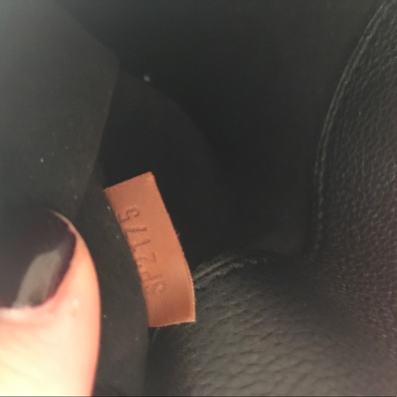 Pallas Black Louis Vuitton Crossbody - Picture 7 of 8