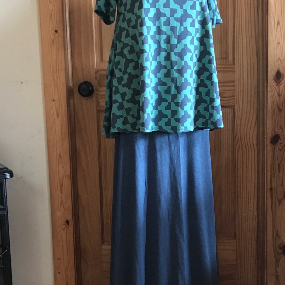 NWT Lularoe Outfit (Size Large): Perfect T & Maxi