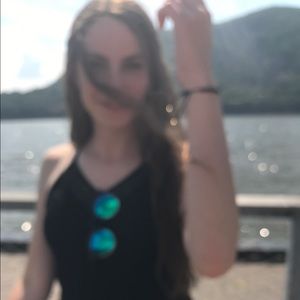 Meet your Posher, Alexandra