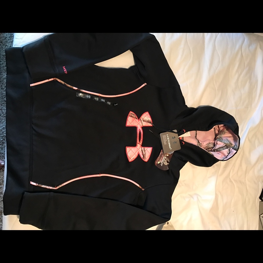 Under armour sweat shirt