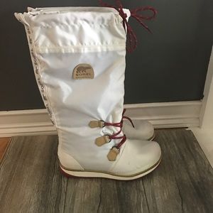Sorel '88 White & Red Waterproof Snow Boots sz 8
