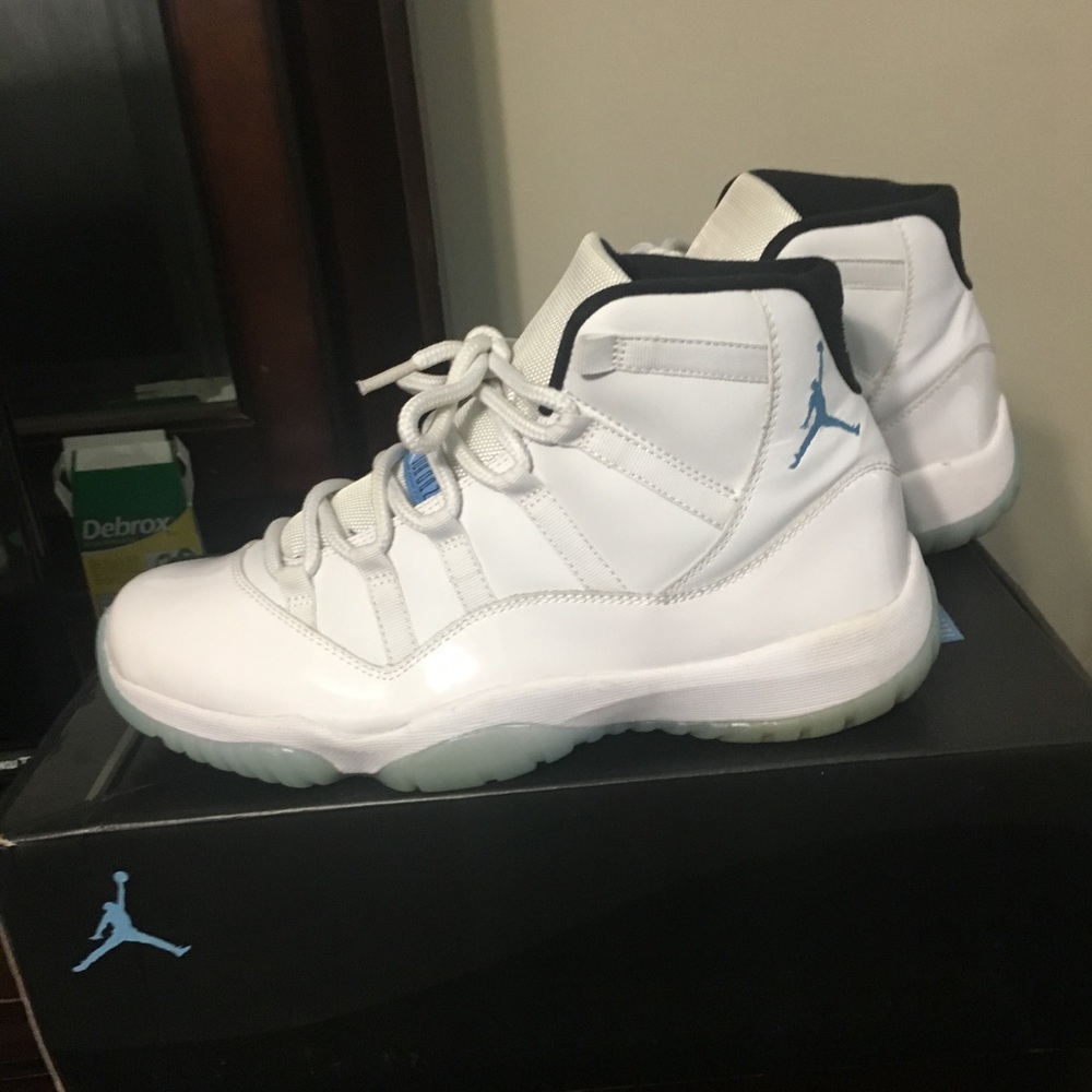 Air jordan 11 legend blue