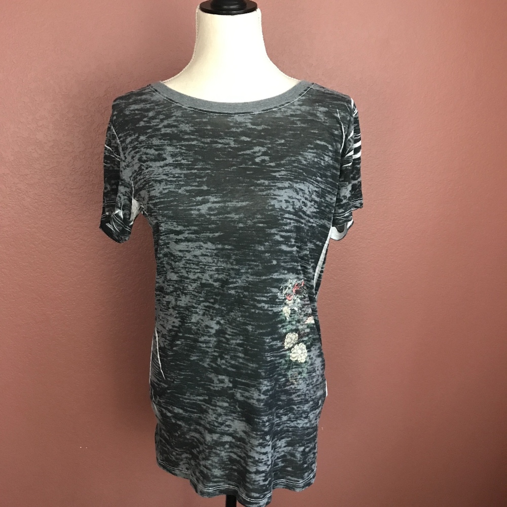 BIJA Gray Graphic T-Shirt Short Sleeve