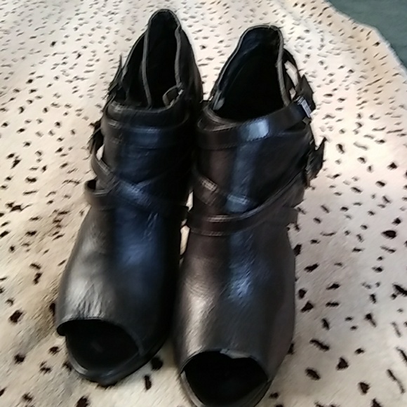 Booties - Picture 4 of 4