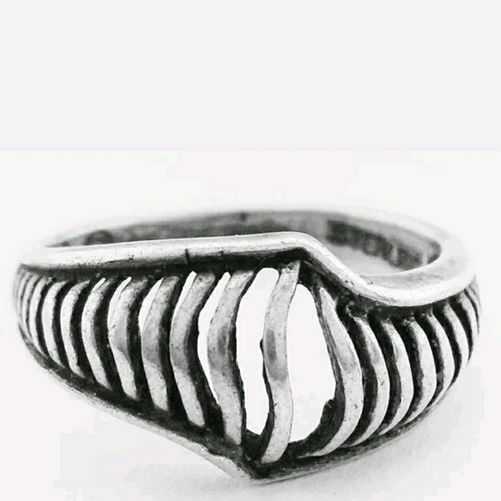 Sterling Silver dome filigree ladies ring