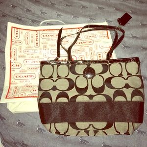 Medium Coach tote. (Brand New)