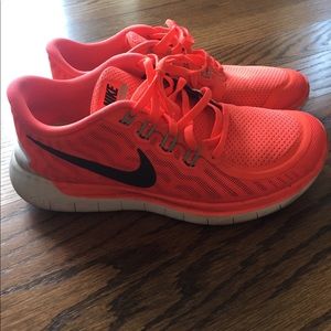 Coral Nike Free Runs 5.0